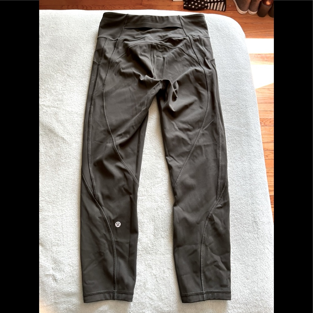 Lululemon size 6 - olive green - Time to Sweat 23’’
